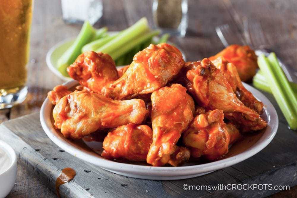 Crockpot Buffalo Wings Recipe - Moms with Crockpots