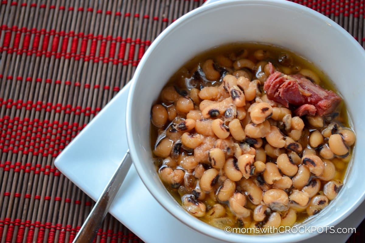 Slow Cooker Black Eyed Peas - Immaculate Bites