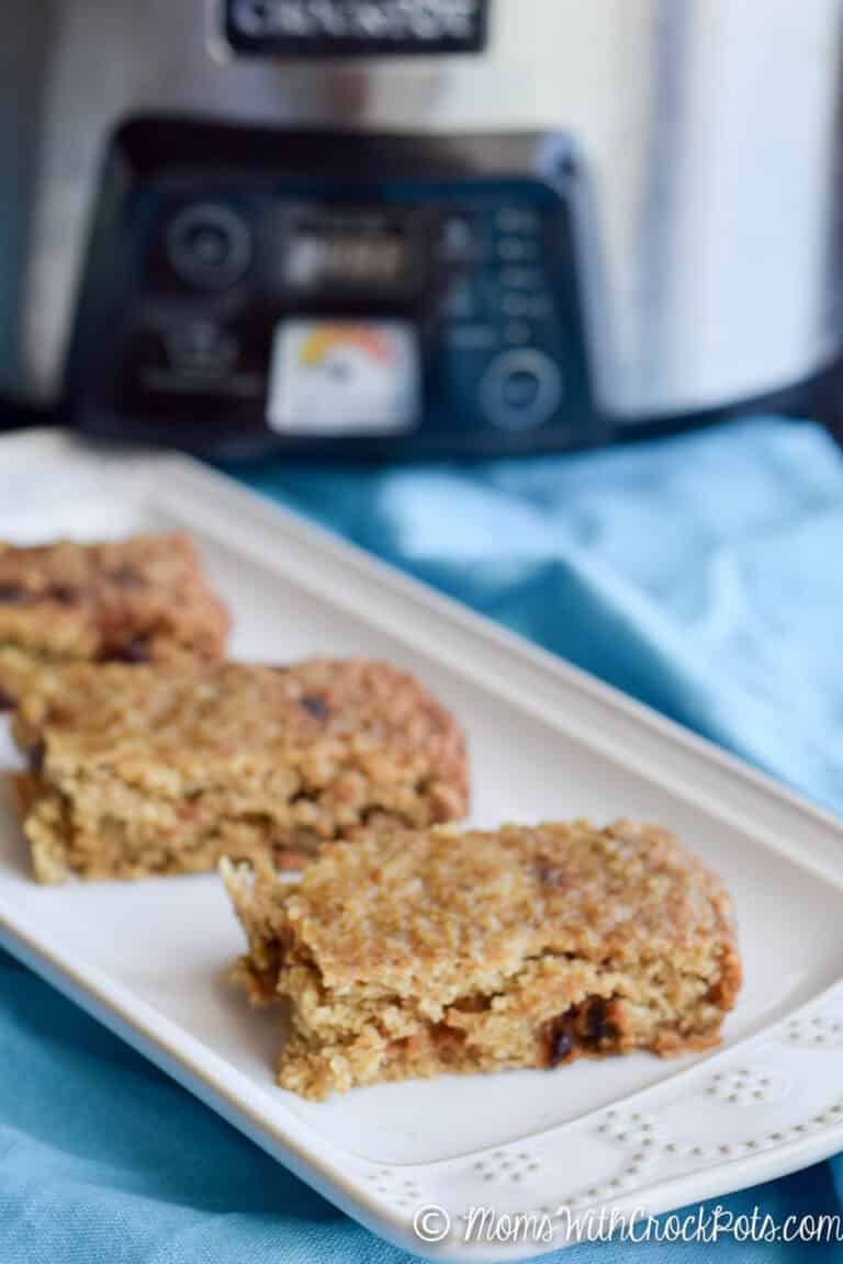 Crockpot Cinnamon Raisin Baked Oatmeal