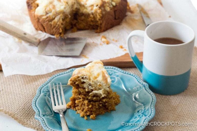 Crockpot Pumpkin Cream Cheese Swirl Cake