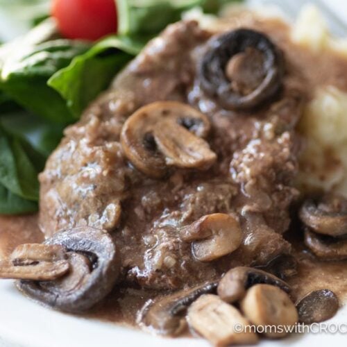 Crockpot Cubed Steak with Gravy Recipe - Moms with Crockpots